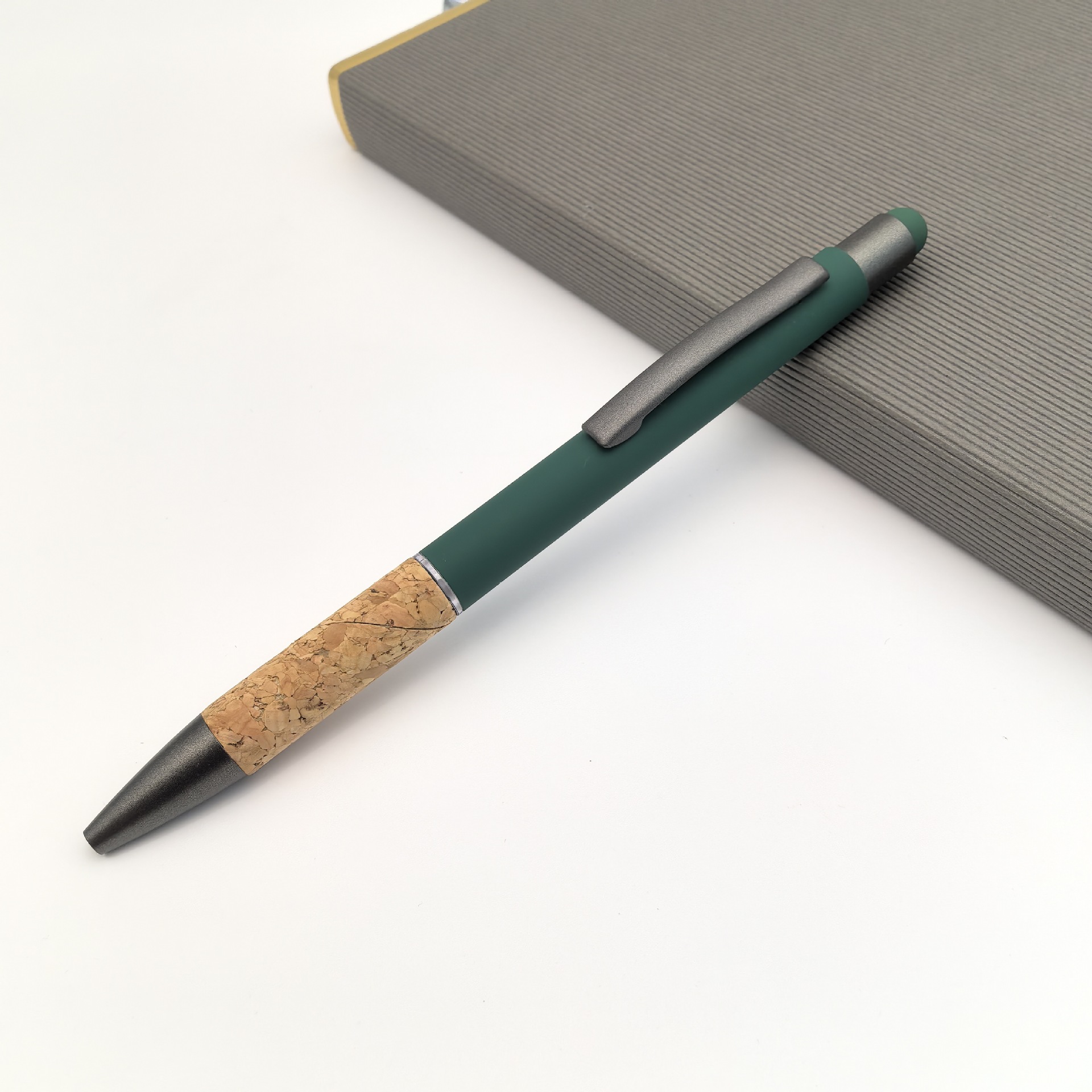 Bolígrafo de metal de color transfronterizo logotipo personalizado bolígrafo de publicidad de metal de corcho empuñado bolígrafo de regalo