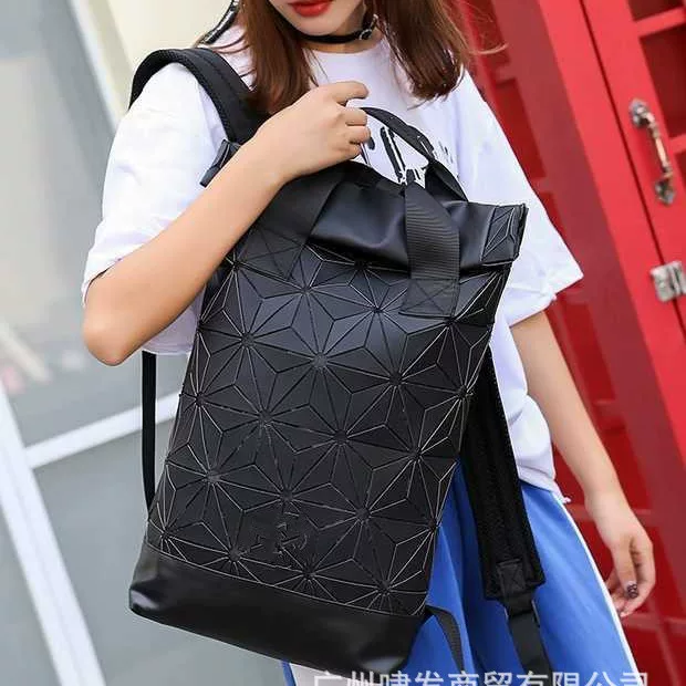 Capacious backpack with diamond pattern, sports bag for men and women, sports laptop