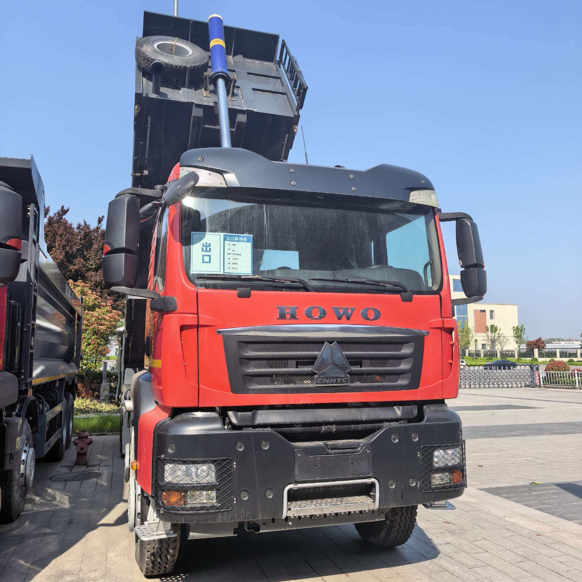 Cross-border Sinotruk HOWO 8X4 dump truck, front four-wheel rear eight-wheel muck truck, African Sinotruk HOWO tipper muck truck