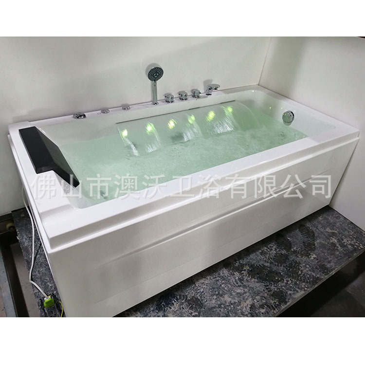 Bañera de acrílico surf masaje bañera temperatura constante bañera hogar falda bañera pequeño apartamento bañera de acrílico
