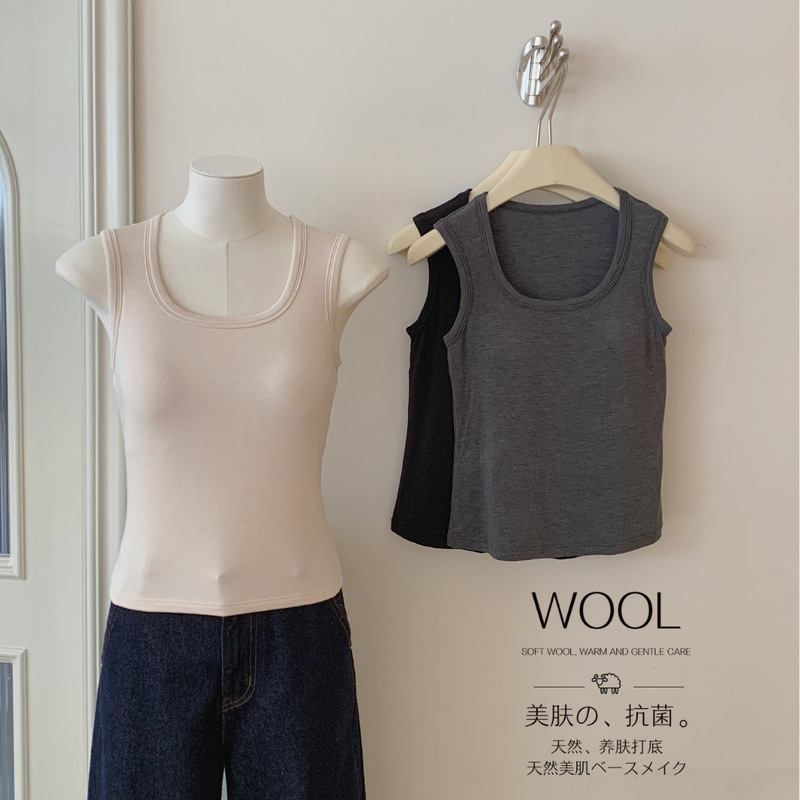 Autumn and winter thermal fleece warm vest for women, no need to wear a bra, slim fit with chest pads, soft and cozy cashmere top
