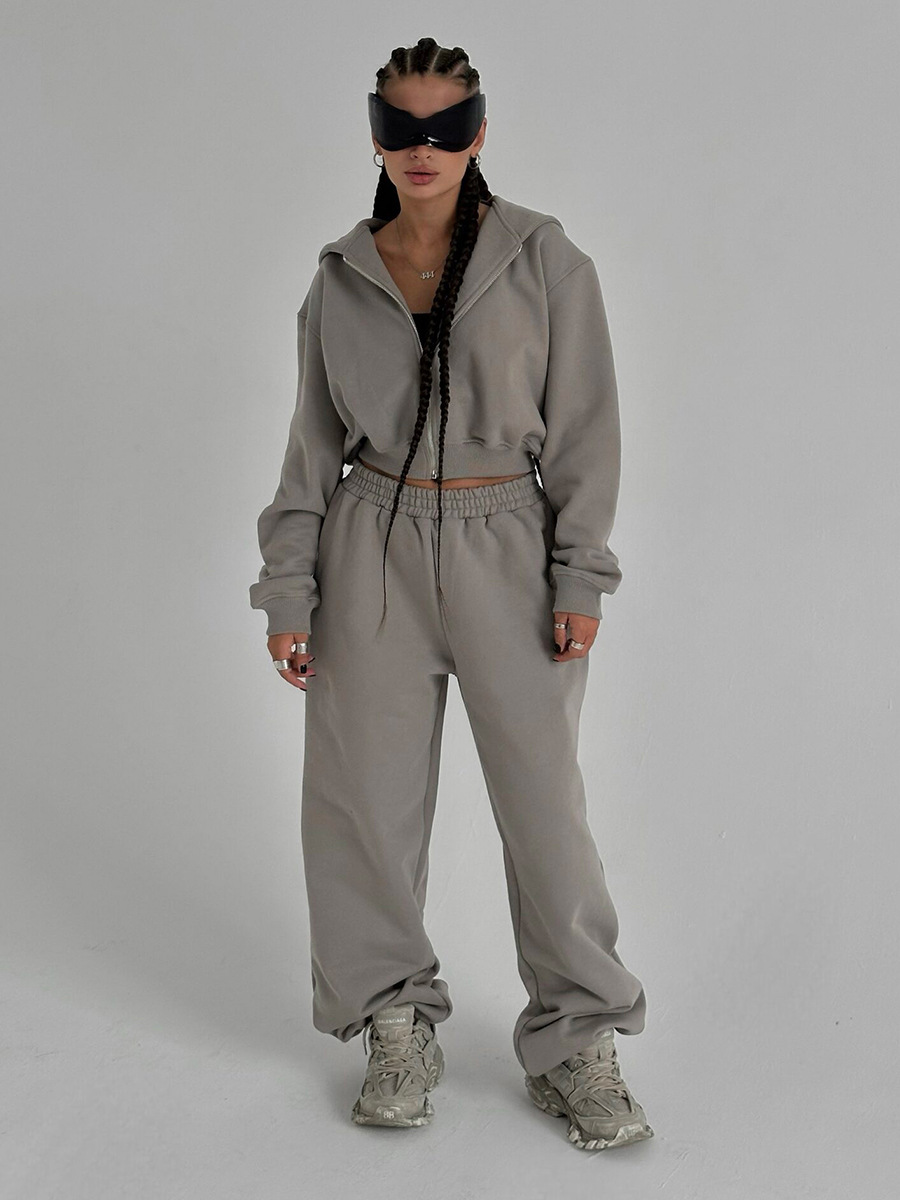 Transfronterizo corto con capuchón conjunto de pantalones Europe y los Estados Unidos otoño y invierno 2025 con camisetas de terciopelo conjunto de camisetas deportivas