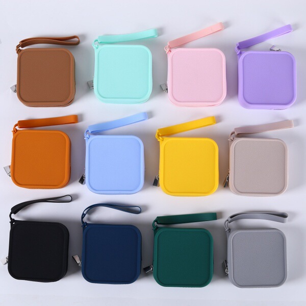 Handheld solid color cosmetic bag for traveling