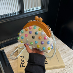 夏天小包包2024新款森系甜美少女小香風珍珠鏈條單肩夾扣貝殼包pu