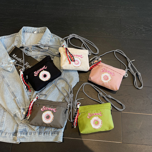 Japanese embroidery handbag, small minority design large capacity bag for women, crossbody small square bag for women, 2025 trendy bag