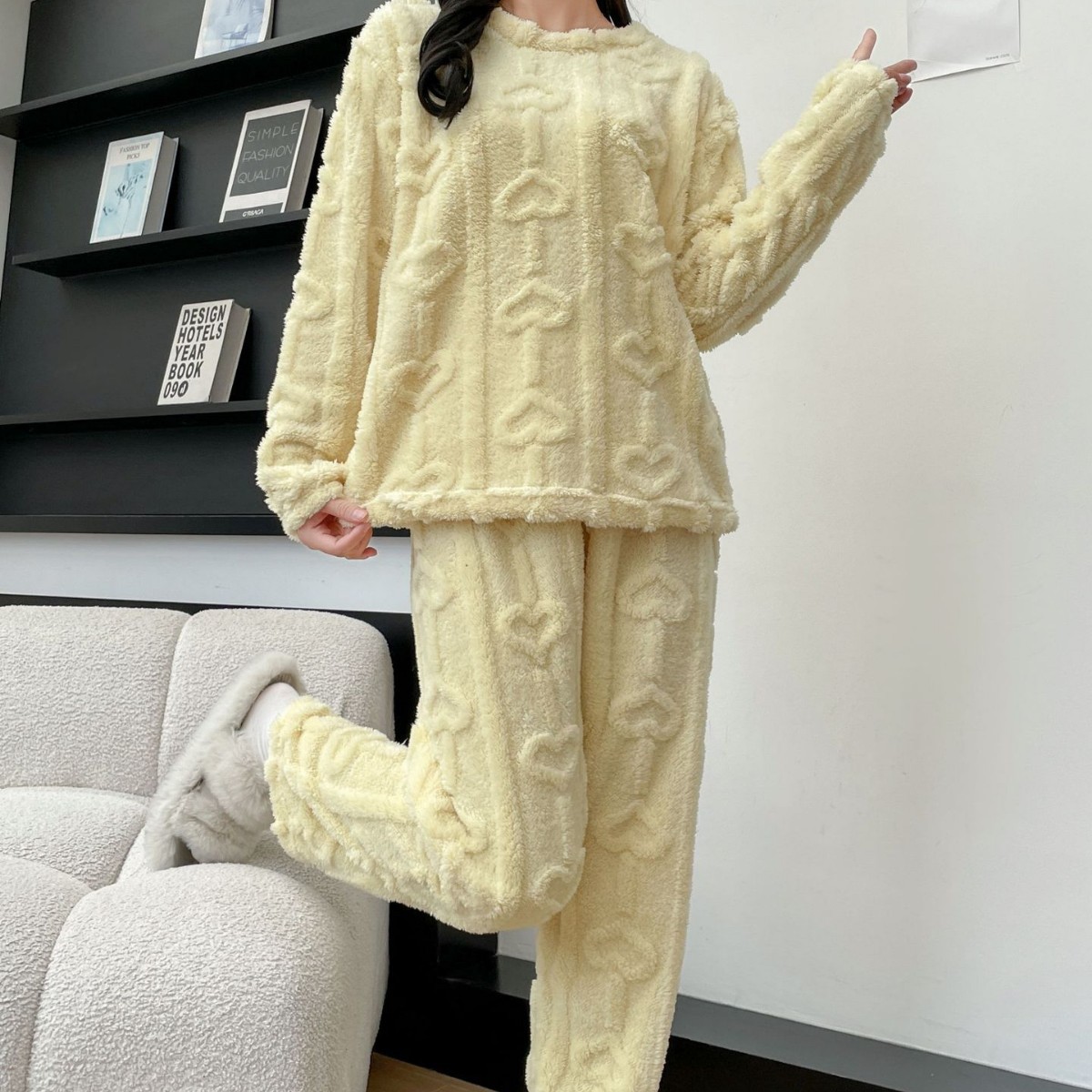 2024 플란넬 가을과 겨울 봉제 사랑 자카드 잠옷 여성의 두꺼운 산호 양털 플러스 사이즈 홈 세트