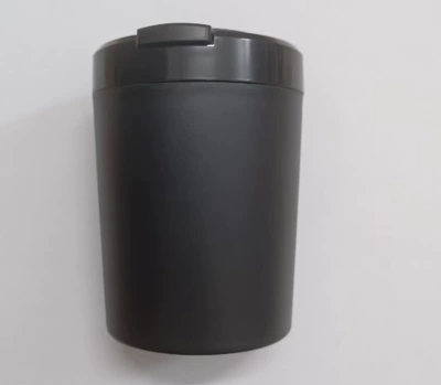 Manufacturer Wholesale Multifunctional Portable Alloy Car ashtray - black-with-light