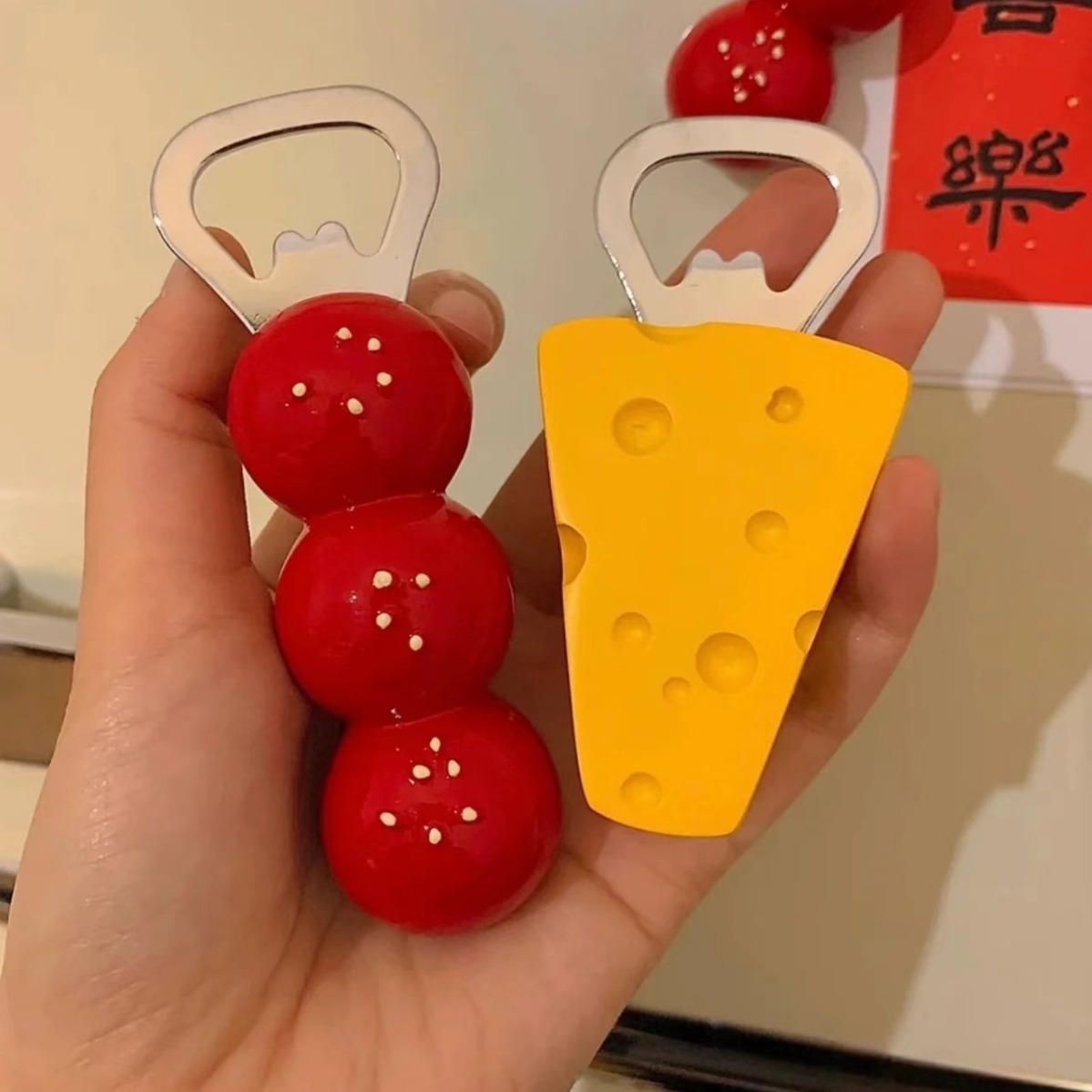 Nuevo queso adorable accesorios de simulación refrigerador apertado abierto de botellas de absorción creativa casera tapa de botella destornillador artefacto de apertura