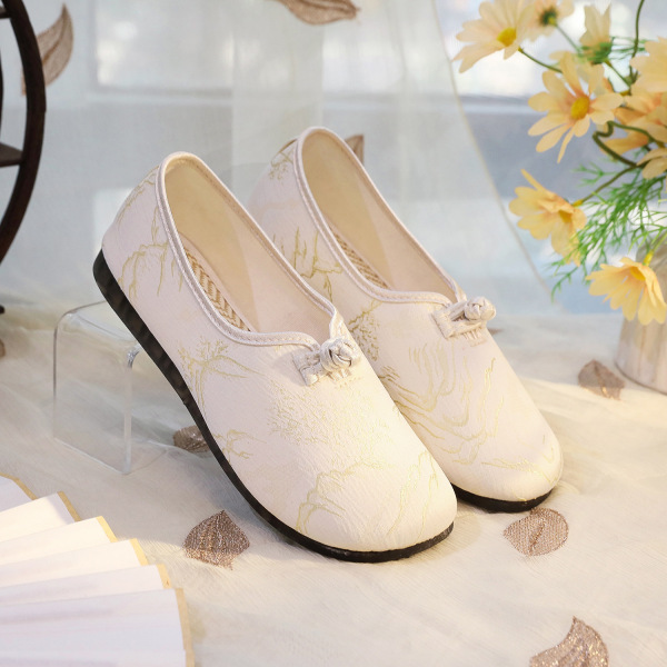 Milan 2026 Spring/Summer New Low-Heel Lightweight Qipao Hanfu Shoes Ethnic Style Simple Embroidered Shoes