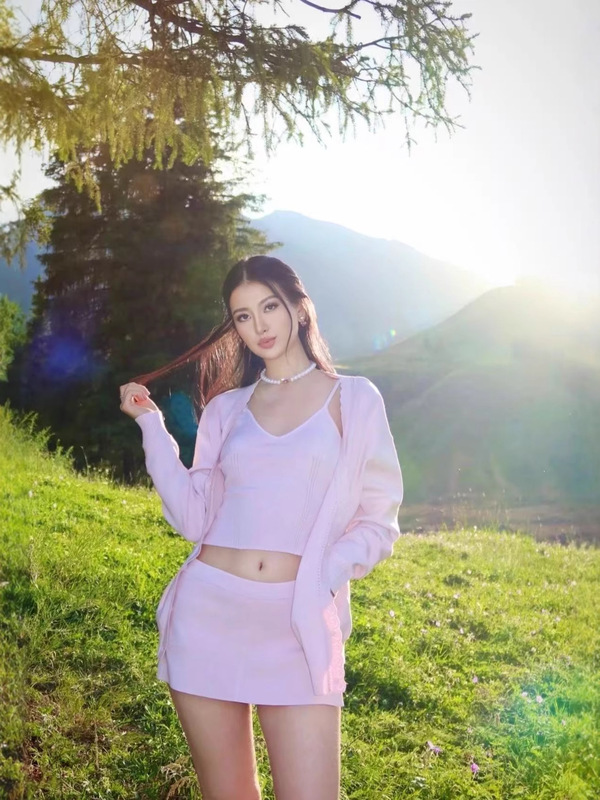25早秋新款时尚小众设计针织套装女花边爱心镂空外套吊带裙裤|undefined