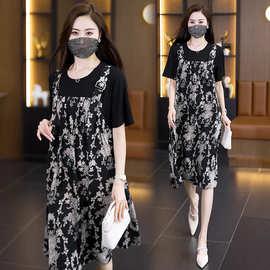 假两件连衣裙女2025夏款透气时尚宽松设计感碎花背带裙孕妇可穿裙
