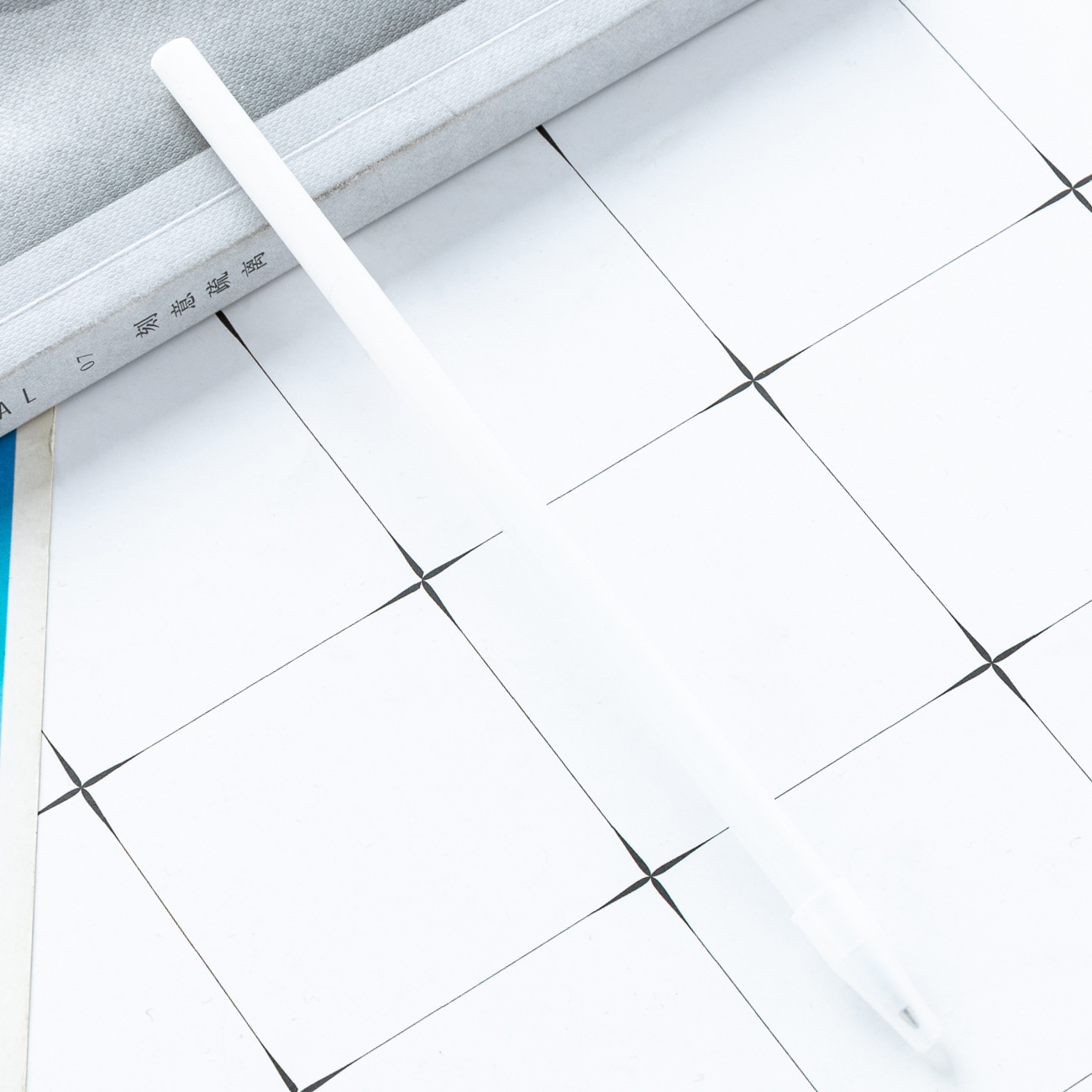 Bolígrafo de tubo de tracción de bricolaje, estuche de bolígrafo de plástico multicolor, bolígrafo simple aceitoso, bolígrafo de regalo publicitario con logotipo impreso