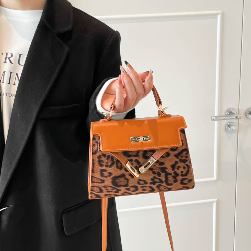 Bolso de impresión de leopardo retro 2026 invierno nuevo estilo de moda bolso Kelly nicho de alta calidad bolso de hombro universal