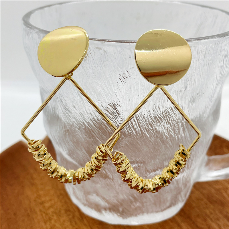 1 Pair Retro Round Rhombus Metal Irregular Women's Chandelier Earrings display picture 3