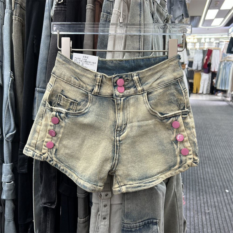 Nostalgic Low-Waist Retro Sexy A-Line Acrylic Shorts, Fashionable and Personalized, Hip-Covering, Slimming Look, Tight-Fitting, Trendy Hot Pants