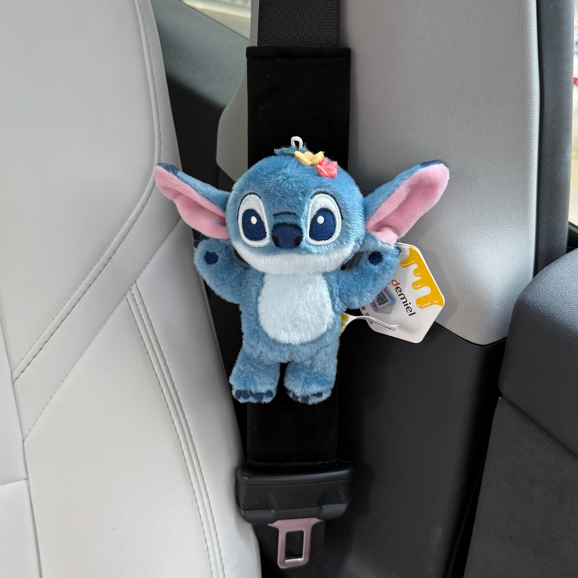 Genuine Stitch Sweetheart Stitch Car Interior Cute Doll Car Shoulder Pad Seat Belt Decoration Free
