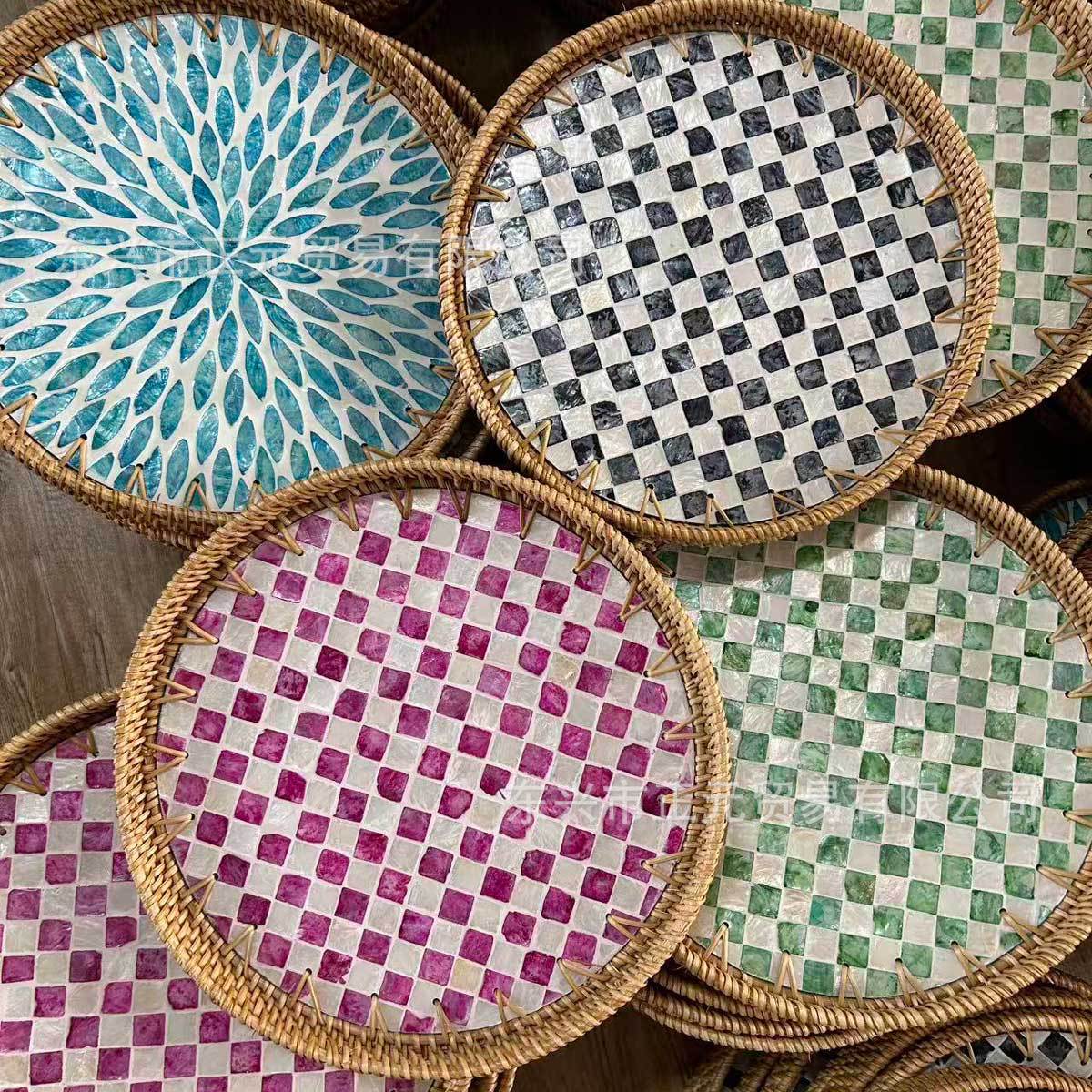 Handwoven Rattan Storage Basket With Lid And Inner Fabric Lining_voghion.com