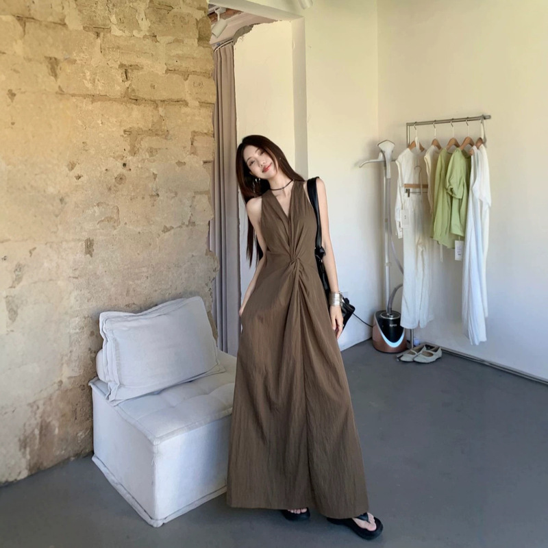 Elegant Brown Twist Sleeveless Vest Dress for Women, Summer Design Long Dress with V-Neck, Waist-Cinching Slimming A-Line Dress