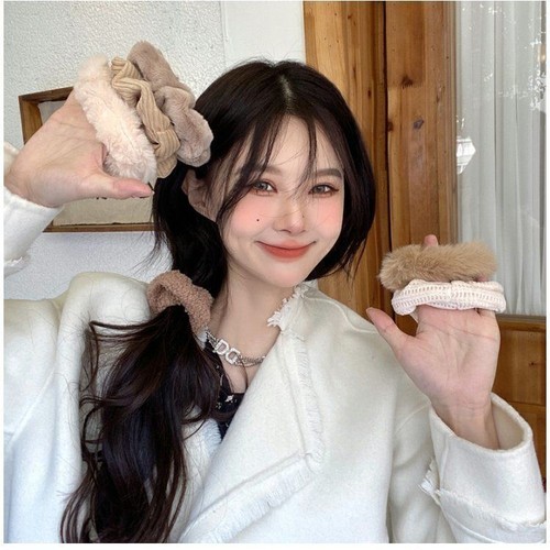 Winter and Spring Plush Pig Intestine Hair Tie for Women, Korean Influencer Style Rubber Band Hair Accessories