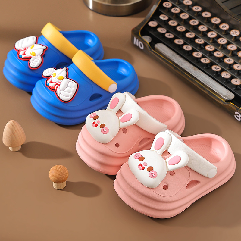 Niños zapatos de agujero lindos dibujos animados princesa niñas zapatillas frías de verano para niños de interior EVA resbaladizo bebé niño