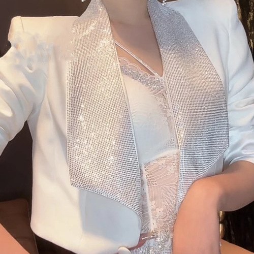 French-style fashionable heavy industry stud slim fit long-sleeved coat for women 2025 spring new weight loss design sense top open jacket