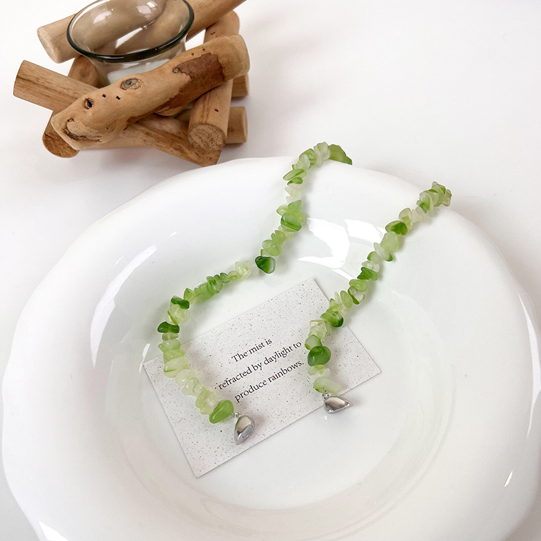 Fashion Magnet Heart Shaped Pendant Green Beaded Necklace Accessories