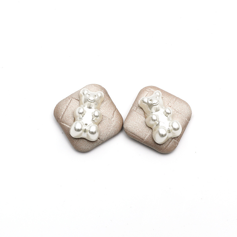 Korean Temperament Elegant Exaggerated Geometric Heart Three-dimensional Bear Earrings display picture 1