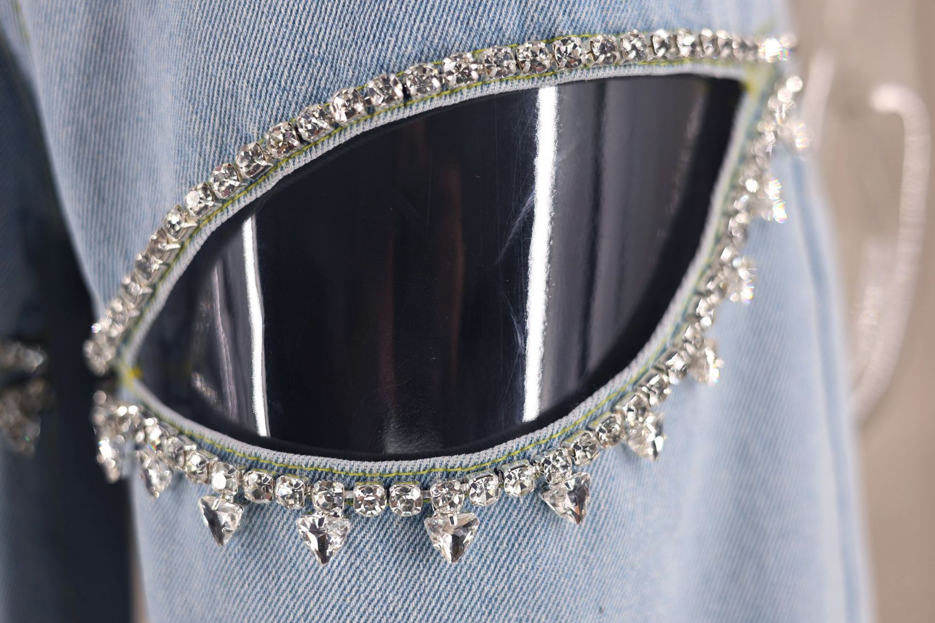 Women's Blue Ripped Straight Jeans For Spring And Summer_voghion.com