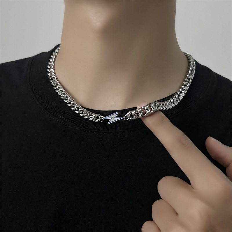 Iconic Cuban Chain Necklace For Men With Pendant Symbol Of Heritage_voghion.com