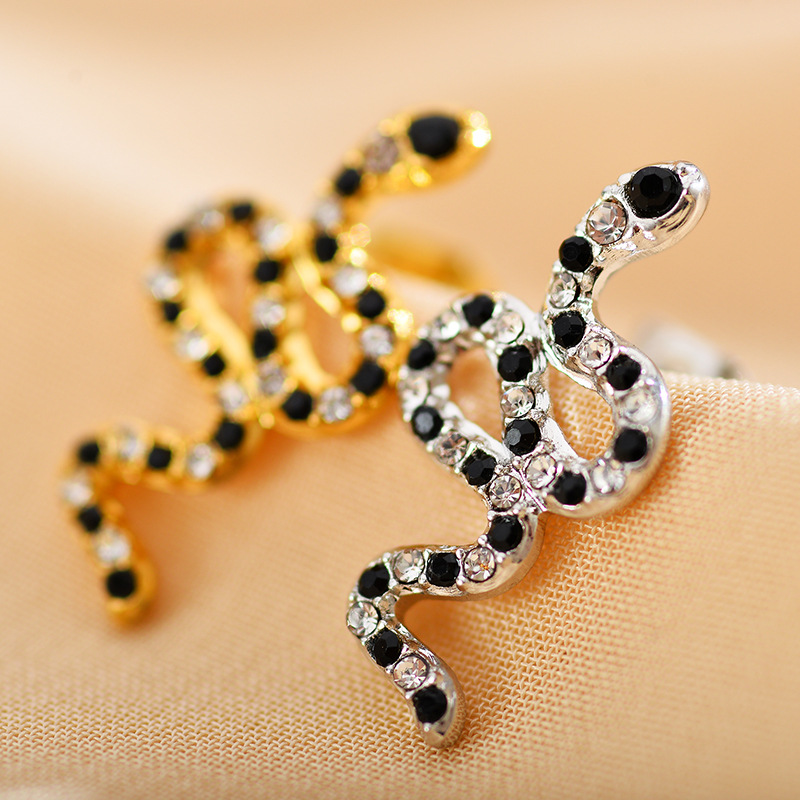Plating, Inlay Design 1 Pair Ethnic Style Animal Palm Copper Plating Inlay Zircon Ear Studs