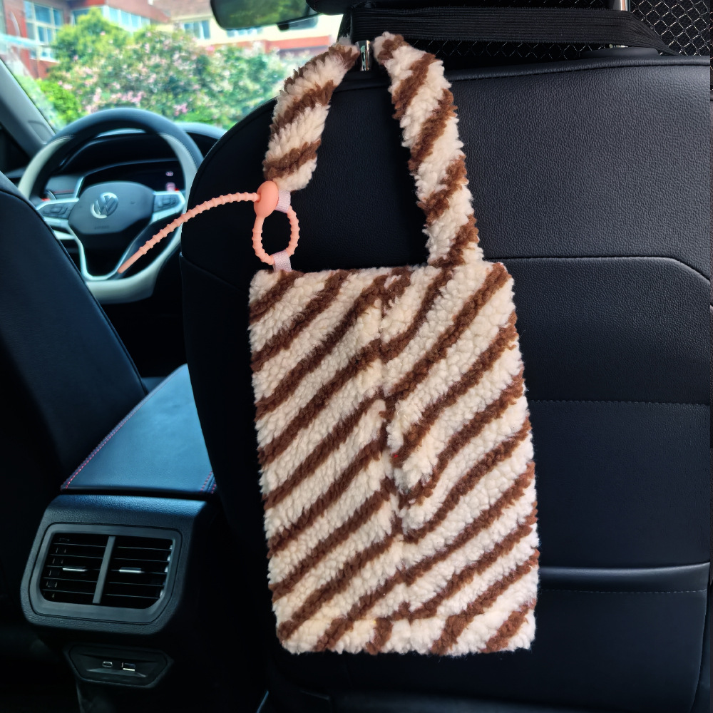 Fabricante directo de caja de toallas para automóviles de rayas de peluche para automóviles colgantes multifuncionales de toallas para fumadores domésticos de automóviles bolsas de toallas de doble propósito
