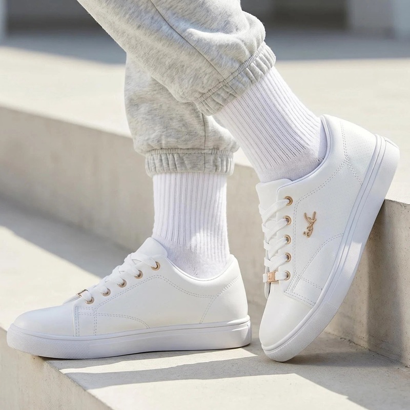 Comercio exterior transfronterizo pareja cordones zapatos de skate de cabeza redonda para hombres y mujeres 2026 verano europeo y americano con suela plana zapatos deportivos transpirables de altura baja