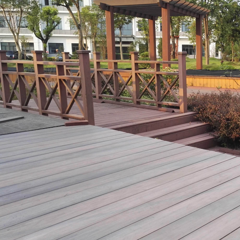 Segunda Generación de piso de madera de plástico agujero redondo Patio de alta gama Jardín de ingeniería de paisaje suelo municipal Parque tablero de madera a prueba de agua y moho