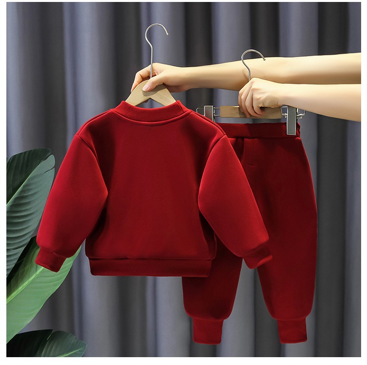 Hübscher Babypullover für Jungen im mittleren und jungen Alter 2023 Neue Wintermode aus Plüsch mit dicker Weste im zweiteiligen Stil_voghion.com