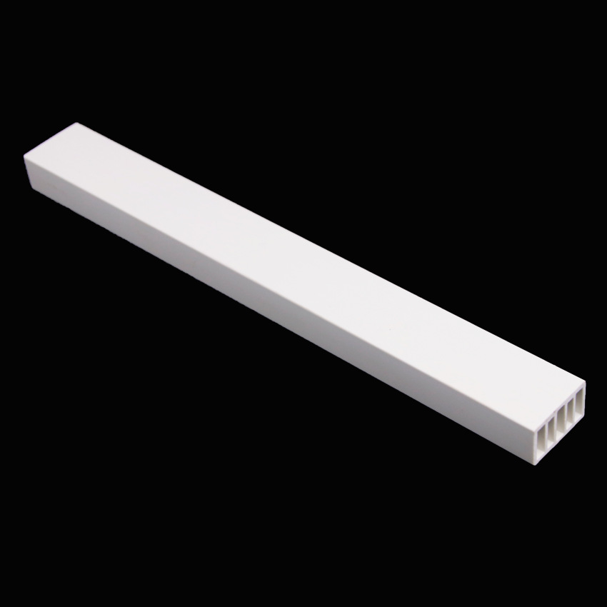Perfiles de plástico extruidos, perfiles huecos de PVC, tubos cuadrados de PVC de nueve orificios, tubos de plástico, según dibujos y muestras.