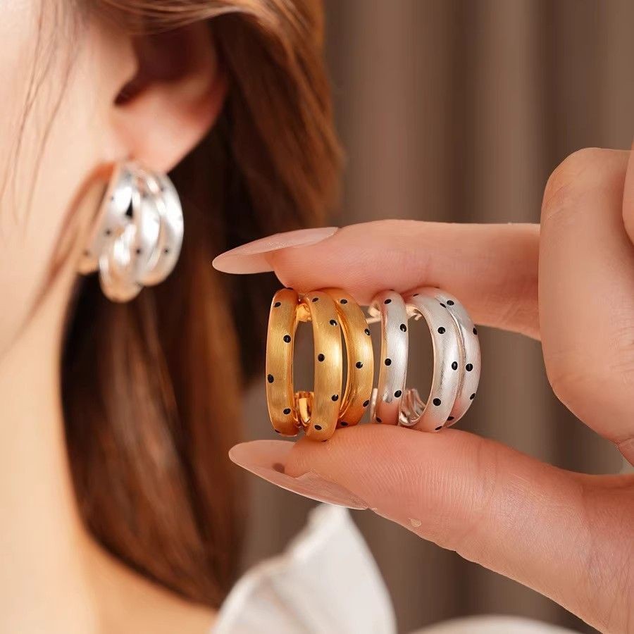 法式复古三层波点拉丝C形耳环女款小众设计感时尚气质轻奢耳饰品