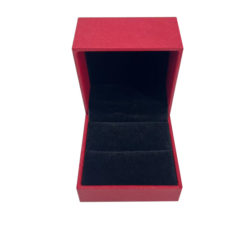 Medium ring box; red diagonal checkered right-angle box