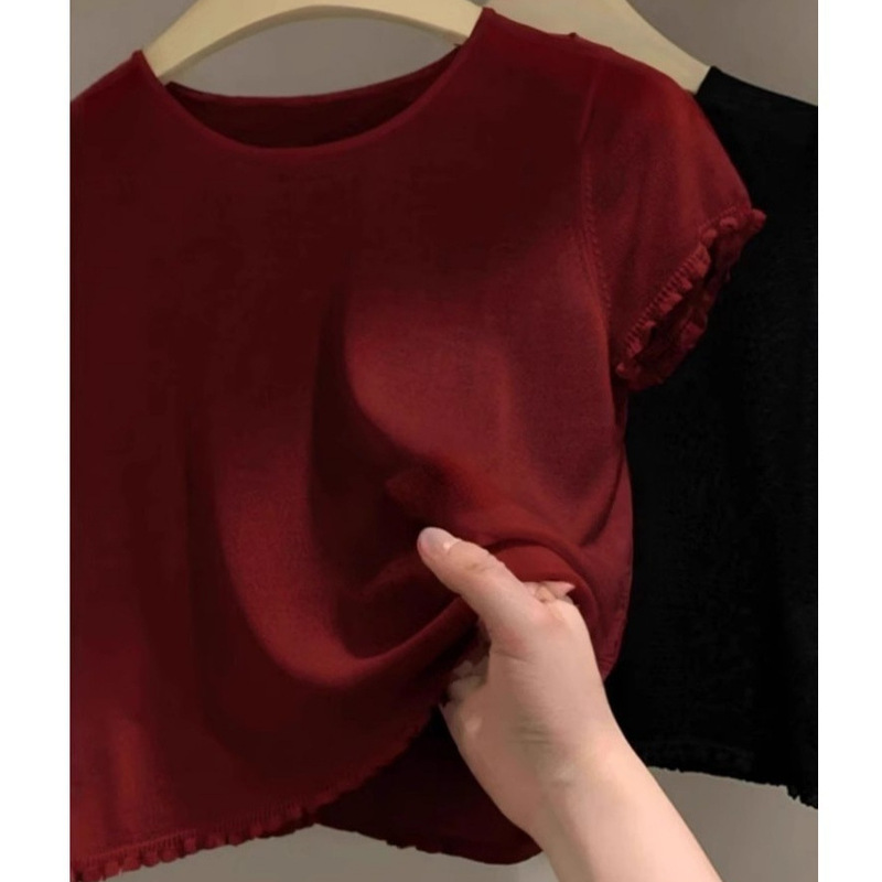 This Year's Trendy Gentle Retro Burgundy Short-Sleeved T-Shirt for Women Is a New Summer Style with a Super Nice Design and Is a Casual Top