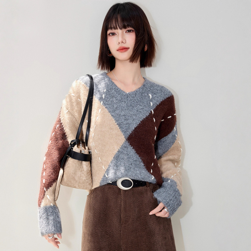 European Style Rich Retro High-End Design Lazy Style Contrasting Warm Tone Sweater Loose Large Size Autumn and Winter Tops for Women