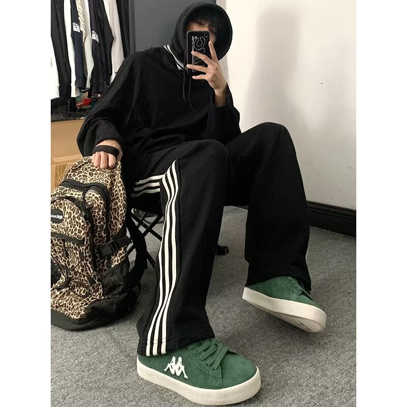 Factory Direct Sale Clover Sports Classic Three-Stripe Embroidered Men's Long Pants Student Sweatpants Casual Joggers for Teenagers