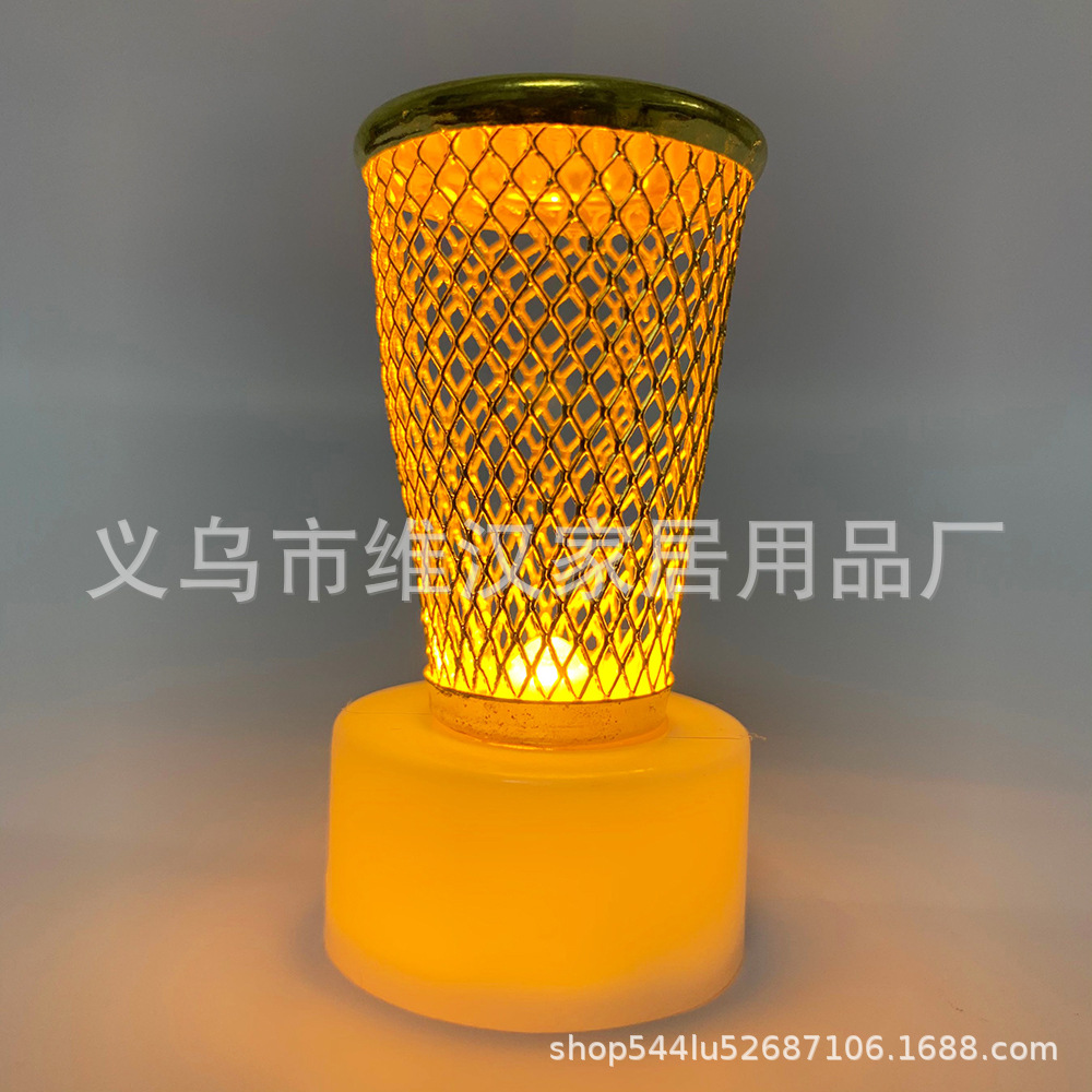 Transfronterizo Oriente Medio malla de alambre hueca dorada lámpara de vela electrónica de hierro forjado lámpara de noche LED decoración de escritorio iluminación