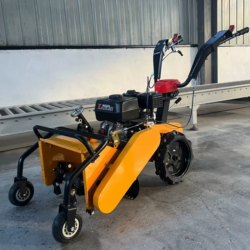 汽油除草机双刀轴碎草灭茬多功能小型旋耕机手推乘坐式锄草碎草机