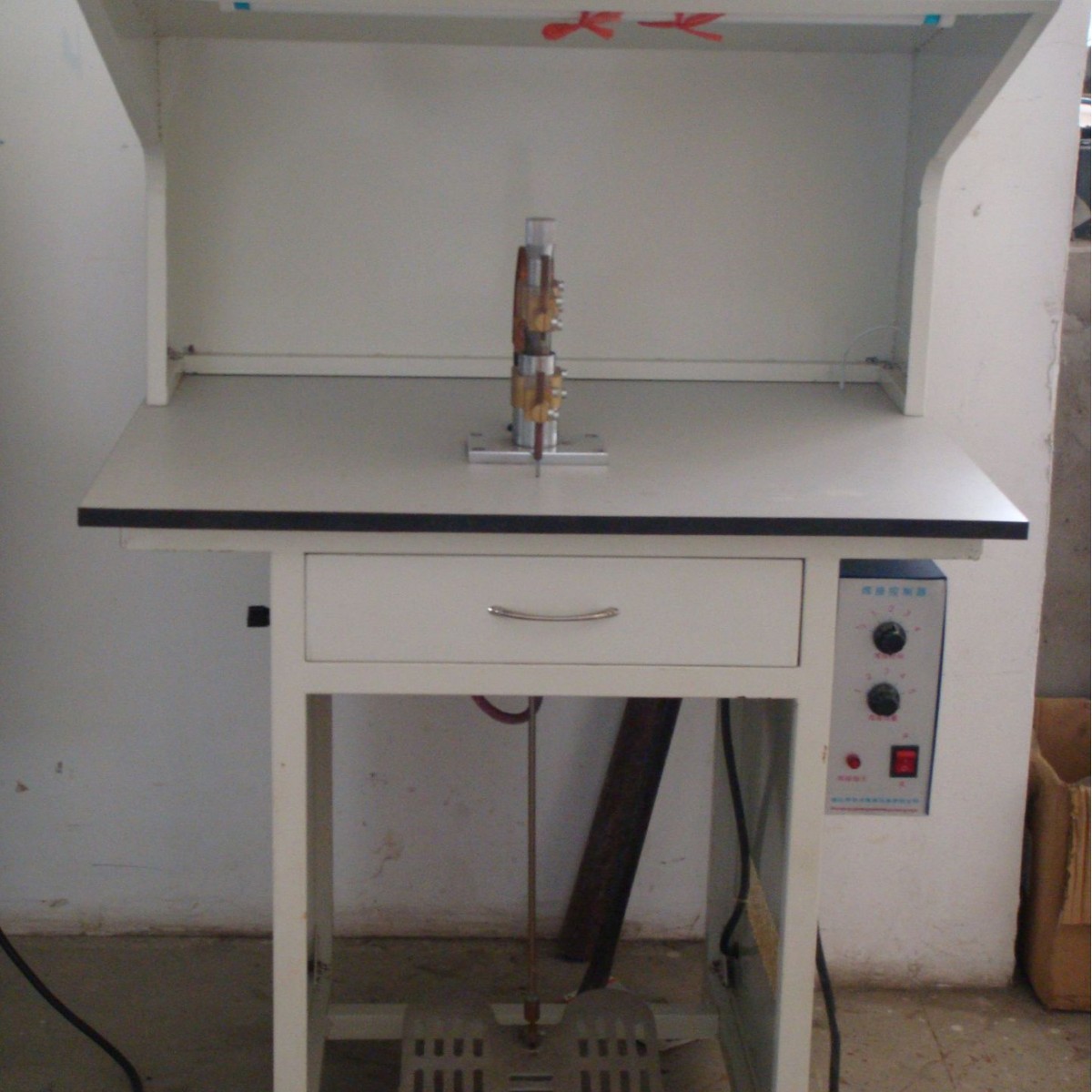 P103-4脚踏式多脉冲点焊机