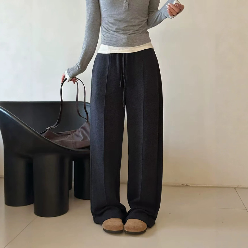 Trendy jelly-colored warm velvet pants with elastic waist, solid color, loose straight wide-leg women's autumn new curved pants, casual pants Trendy jelly-colored warm velvet pants with elastic waist, solid color, loose straight wide-leg women's autumn new curved pants, casual pants