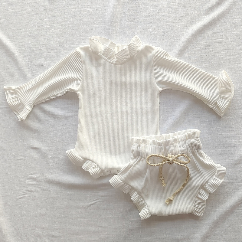 Demi-season bodysuit for early age