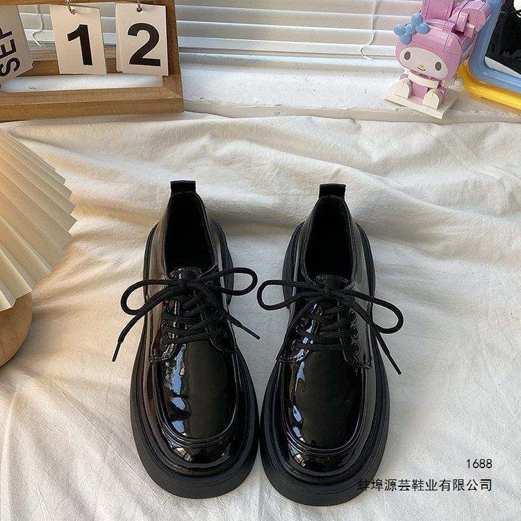 Women's Leather Shoes to Match Skirts, 2026 Spring and Autumn New Retro British Style, Versatile Lace-Up Thick-Soled Height-Increasing Shoes for Students