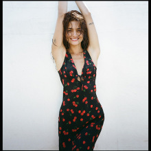 现货699真丝深V领低胸连衣裙无袖收腰樱桃印花法式度假风女性感