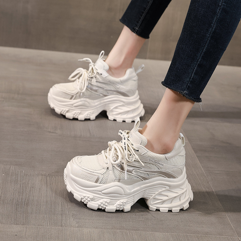 Giày sneaker nữ đế dày chunky lưới thoáng khí tăng chiều cao — màu be
