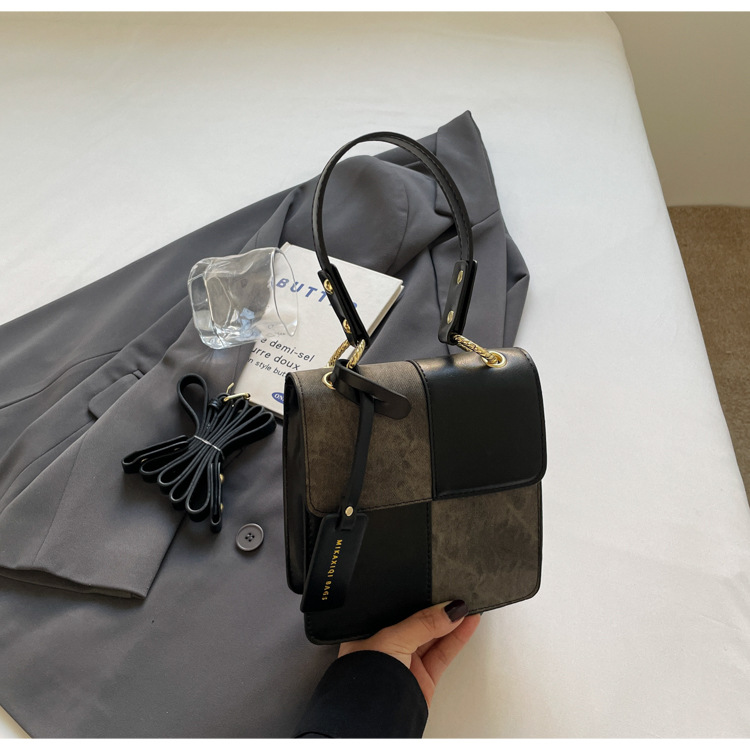 This year, there is a trend of fashionable, versatile, casual and stylish hand-held small square bags for women undefined