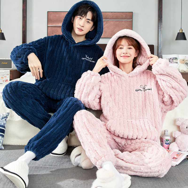 カップルパジャマ冬のサンゴのベルベットの厚いベルベットのフード付き男性女性秋冬フランネルの家庭服セット
